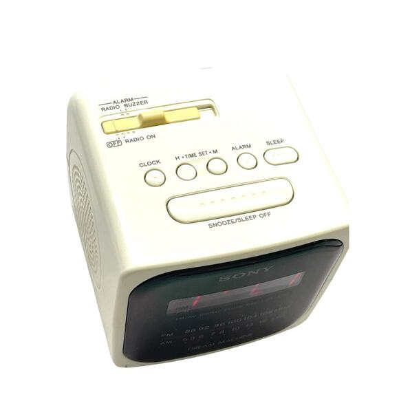 Sony Dream Machine Clock Radio Alarm AM/FM Cube Model ICF-C121 Red LED Tested - Picture 2 of 5